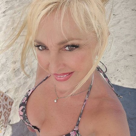 laura7370000000000000