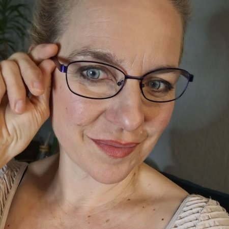 hilarykam