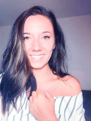 Photos de hsbvshvshvs